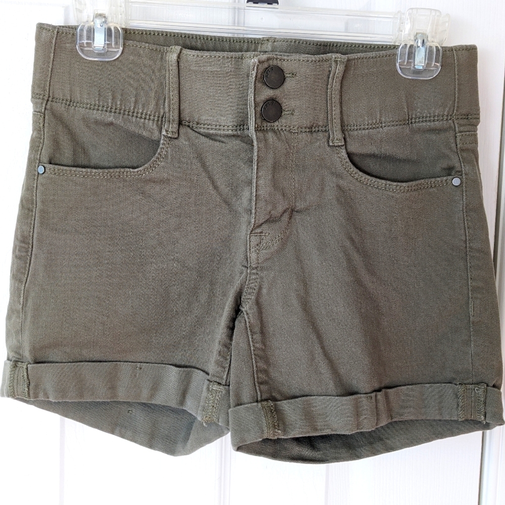 Women's shorts size 4